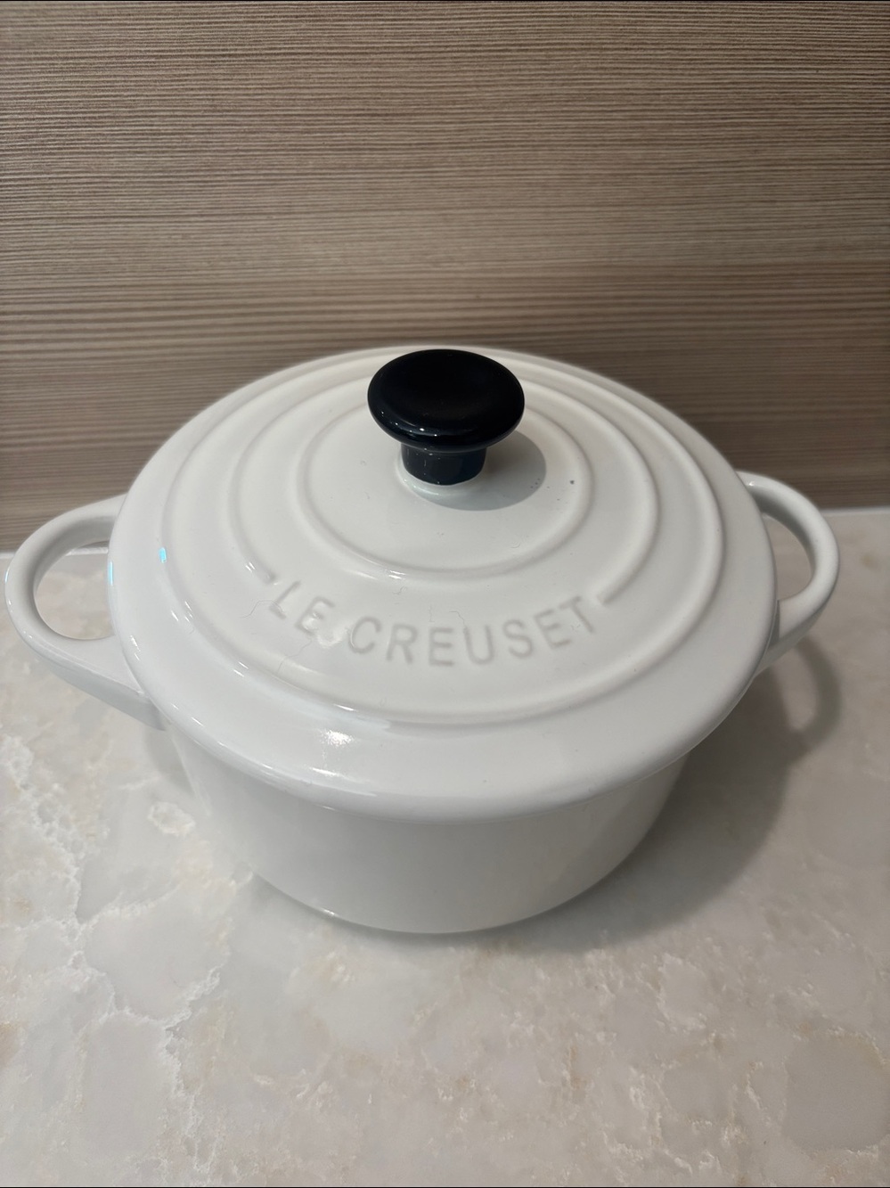 NWT Le Creuset 14cm white Round Cocotte w/Black Knob